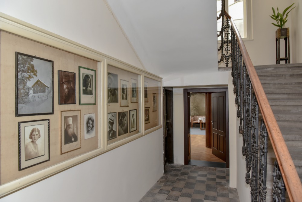 VODSTVO PO FOTOHIŠI PELIKAN 