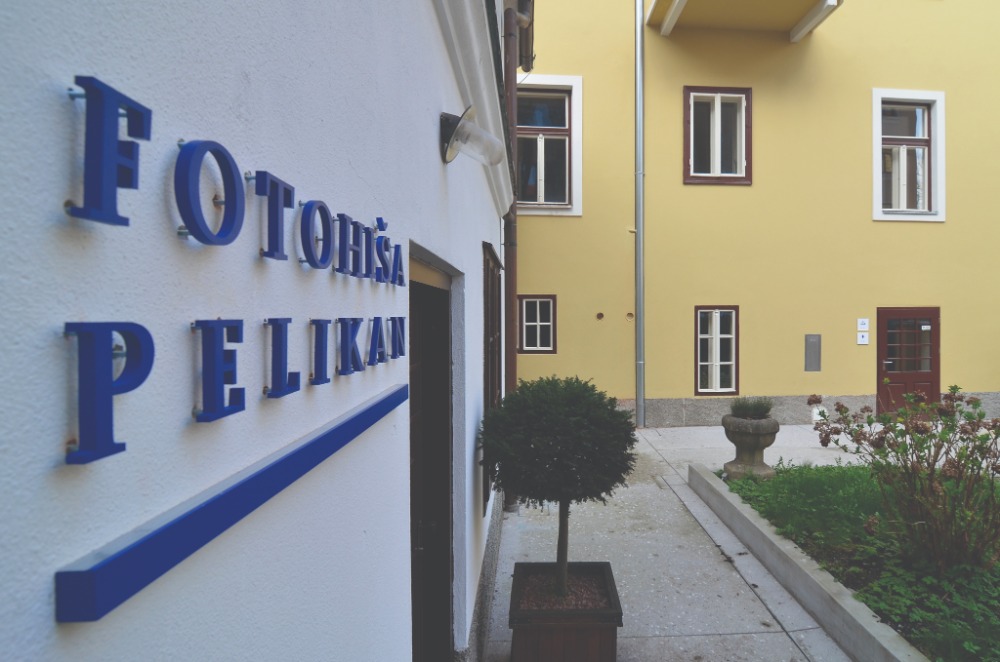 VODSTVO PO FOTOHIŠI PELIKAN 