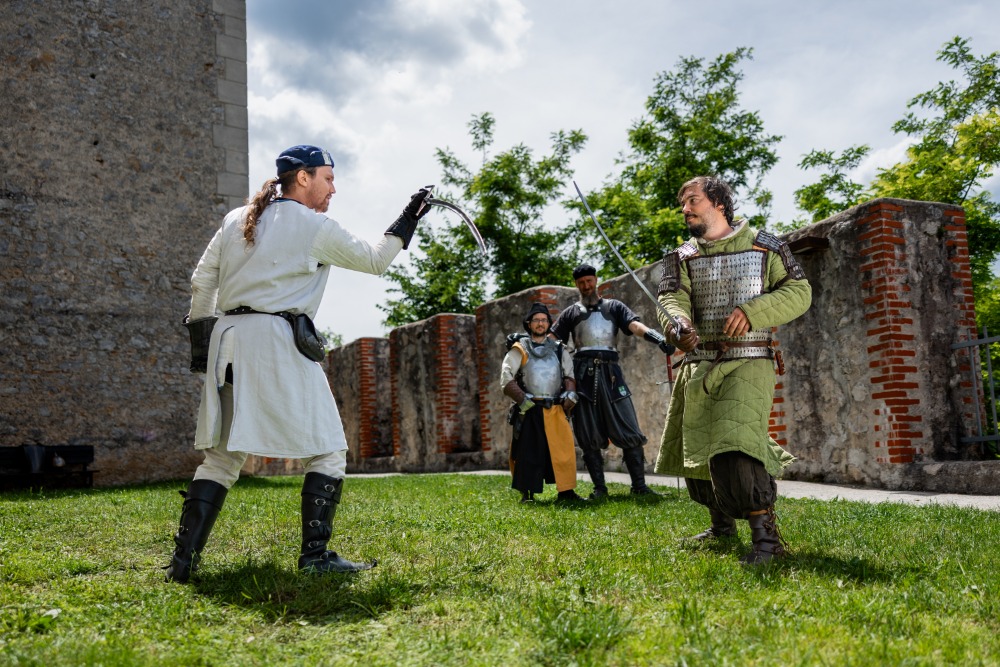 ŽIVA ZGODOVINA: KRALJEVI ORLI