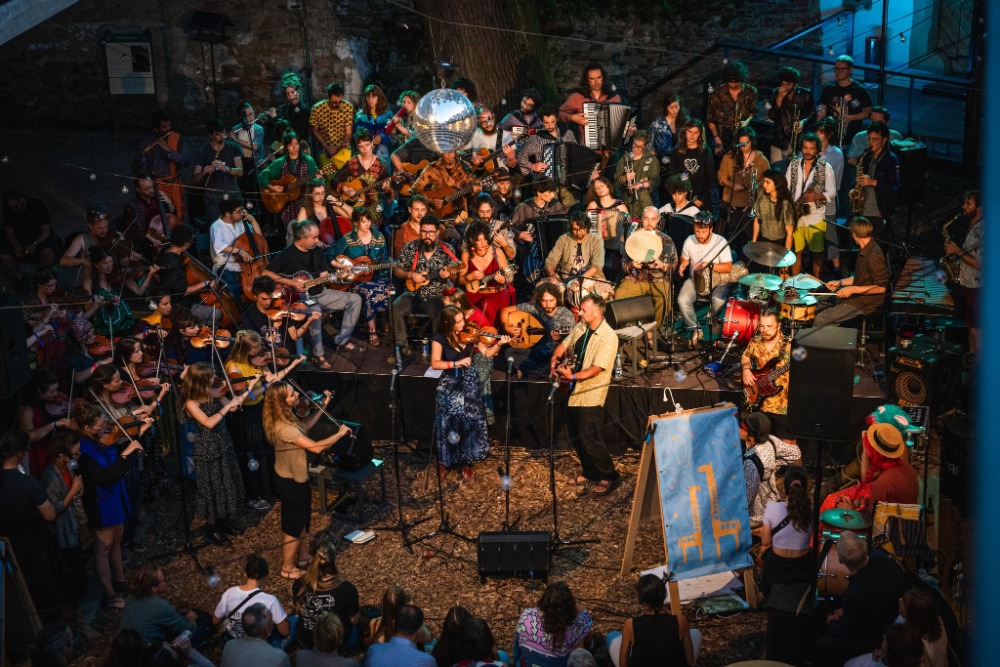 ETNO HISTERIA WORLD ORCHESTRA 
